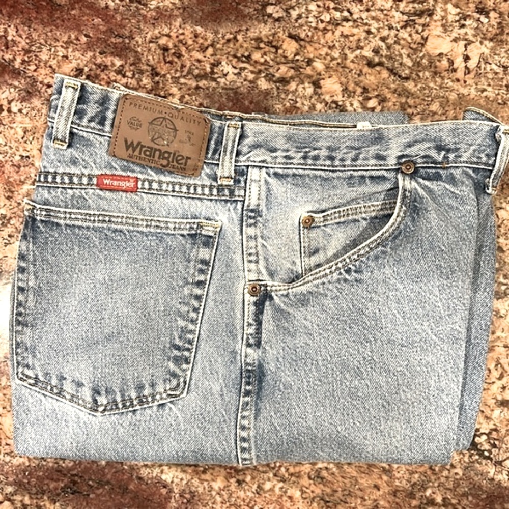 Men’s 46x32 Wrangler Regular Fit - Straight Leg Blue Jeans - EUC